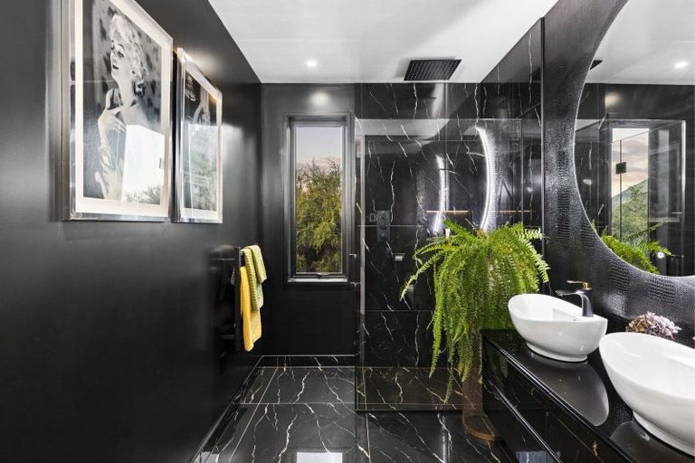 Photo of property in 7 Diamond Lane, Wanaka, 9305