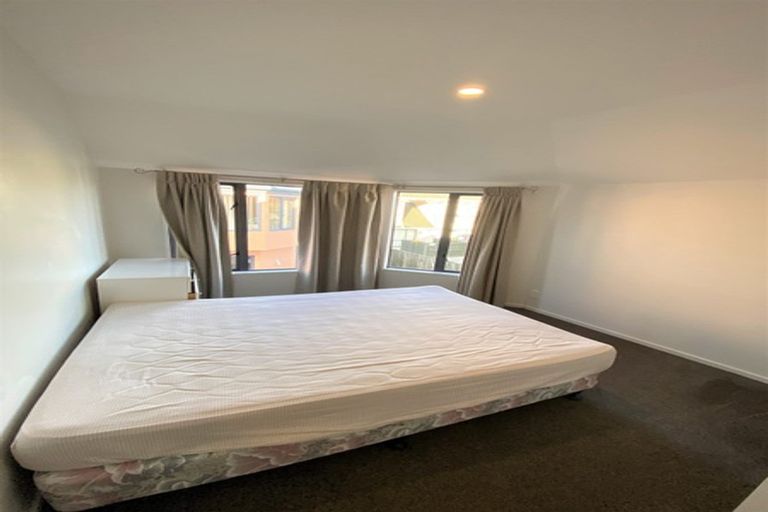 Photo of property in 2/90 Picton Avenue, Riccarton, Christchurch, 8011