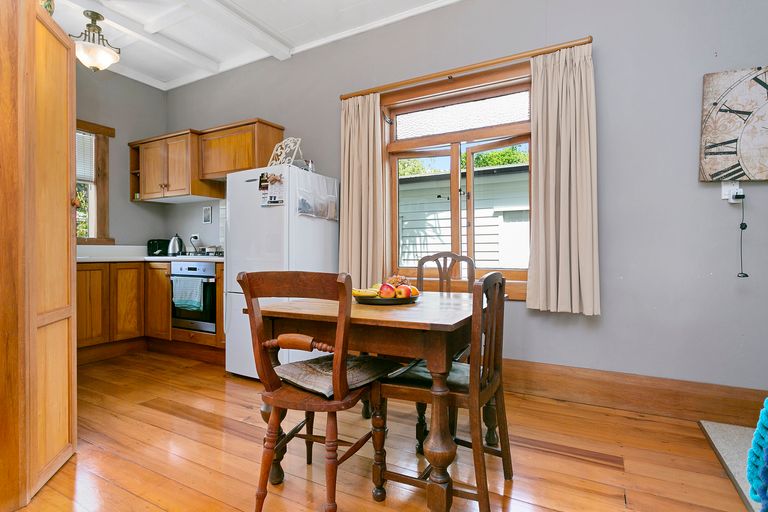 Photo of property in 21 Williams Street, Cambridge, 3434