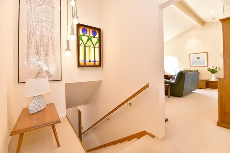 Photo of property in 1/4 John Dee Crescent, Red Beach, 0932