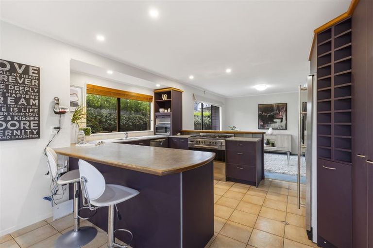 Photo of property in 14 West Fairway, Golflands, Auckland, 2013