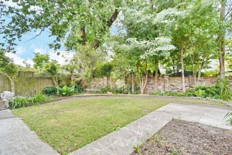 Photo of property in 6 Medbury Terrace, Fendalton, Christchurch, 8041