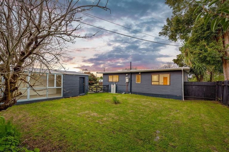 Photo of property in 11 Ranui Station Road, Ranui, Auckland, 0612