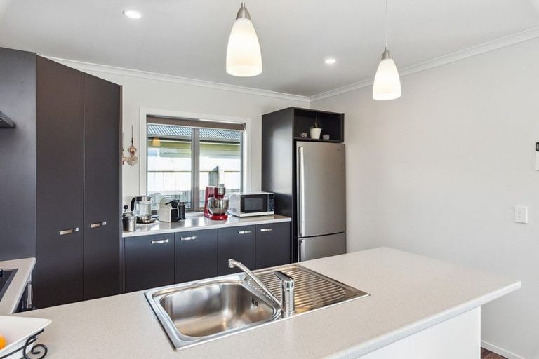 Photo of property in 10 Gallipoli Place, Paraparaumu, 5032