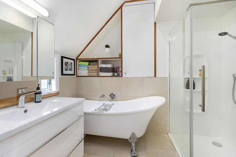 Photo of property in 30a Cleveland Street, Brooklyn, Wellington, 6021