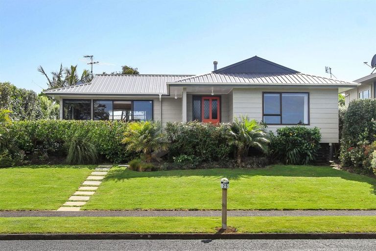 Photo of property in 25 Stella Drive, Clarks Beach, 2122