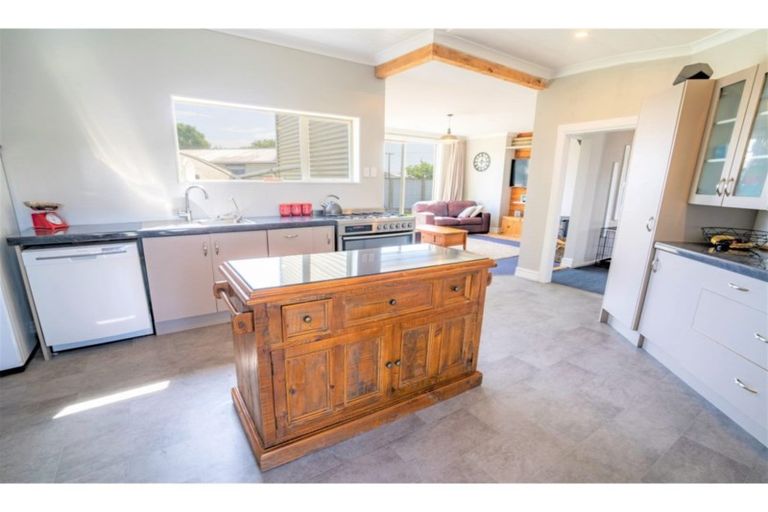 Photo of property in 58 Mauchline Street, Wallacetown, 9816