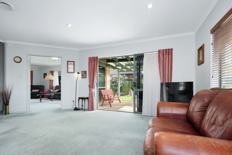 Photo of property in 10 Madeira Close, Papamoa Beach, Papamoa, 3118