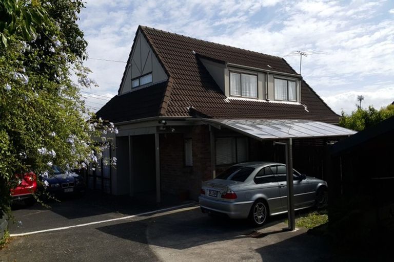 Photo of property in 3/11 Hall Road, Glenfield, Auckland, 0629