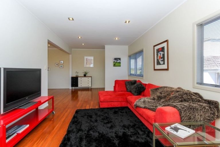 Photo of property in 22 Downe Street, New Plymouth, 4310