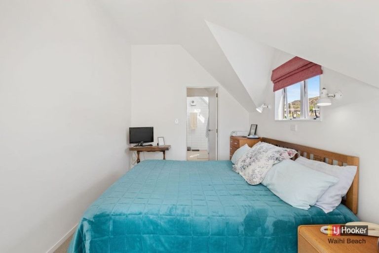 Photo of property in 31 Ocean View Road, Waihi Beach, 3611