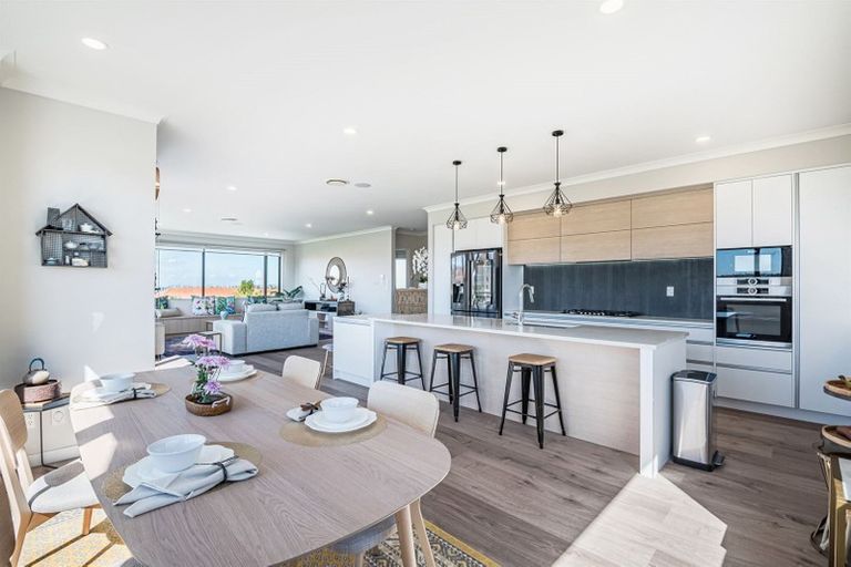 Photo of property in 5 Bella Vista Drive, Gulf Harbour, Whangaparaoa, 0930