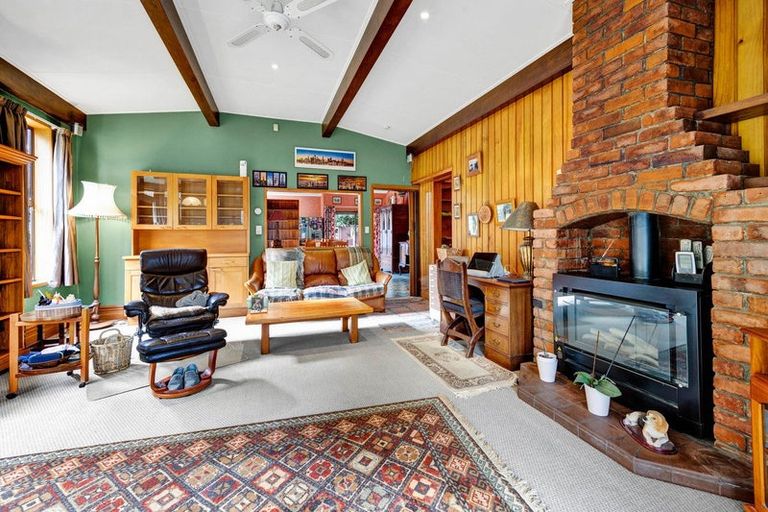 Photo of property in 165 South Road, Hawera, 4610