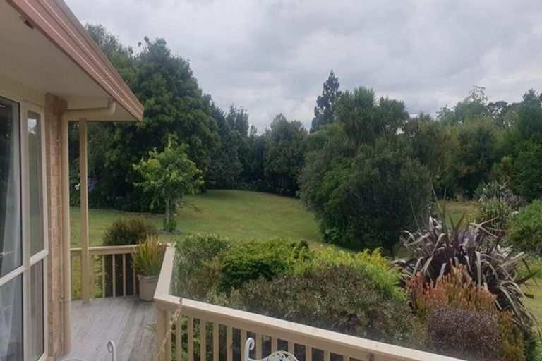 Photo of property in 21 Awaroa Stream Drive, Waiuku, 2123
