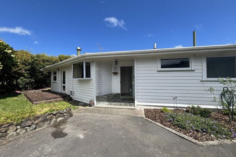 Photo of property in 9 Nimmo Avenue West, Waikanae, 5036