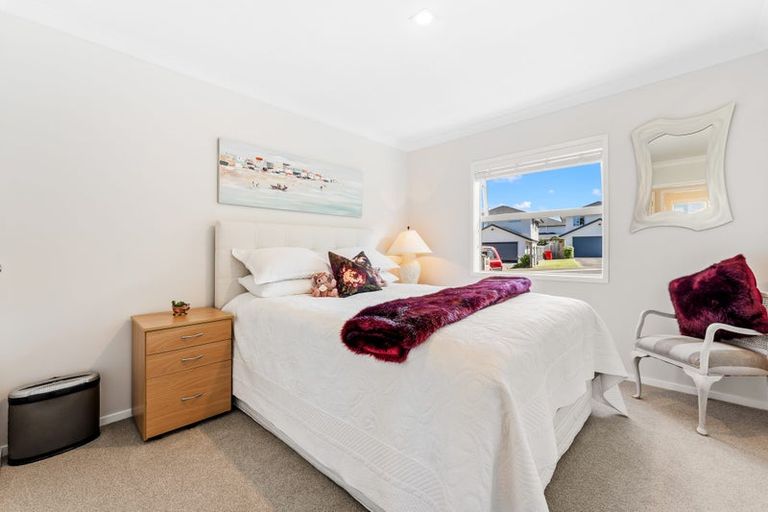 Photo of property in 2 Maylee Crescent, Gulf Harbour, Whangaparaoa, 0930