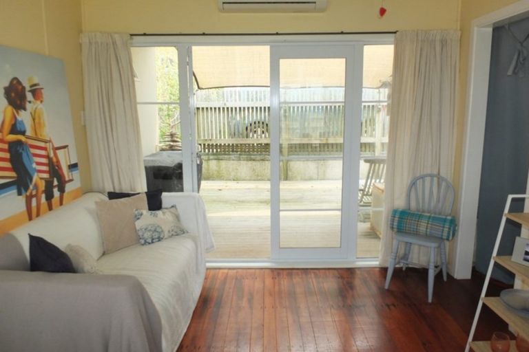Photo of property in 20 Marine Parade South, Foxton Beach, Foxton, 4815