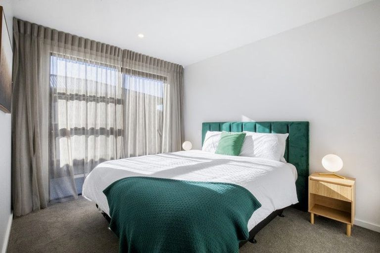 Photo of property in 33 Alps View Place, Lake Hayes, Queenstown, 9304