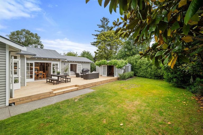 Photo of property in 35 Alpha Avenue, Strowan, Christchurch, 8052