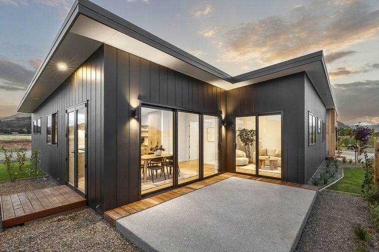 Photo of property in 26 Deans Drive, Wanaka, 9382