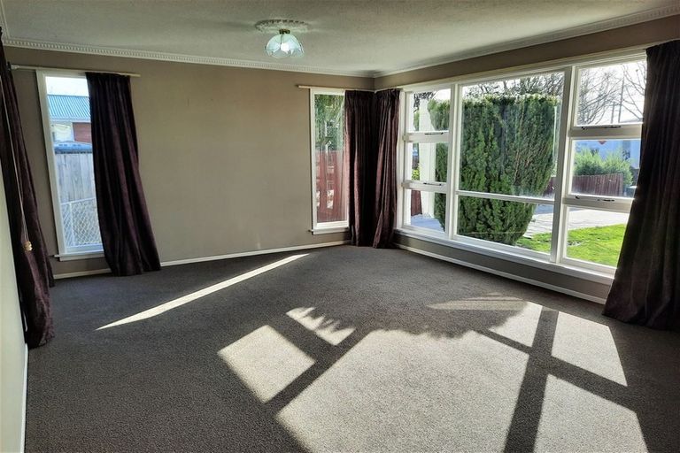 Photo of property in 147 Yaldhurst Road, Sockburn, Christchurch, 8042