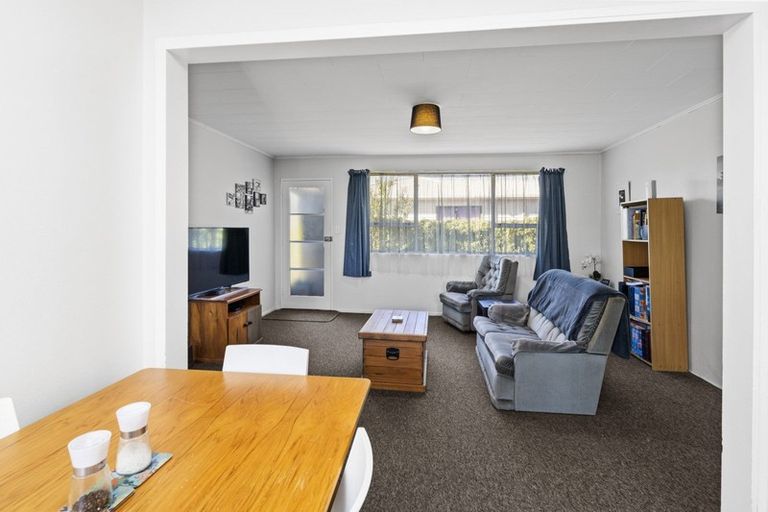 Photo of property in 186b Wellington Road, Wainuiomata, Lower Hutt, 5014