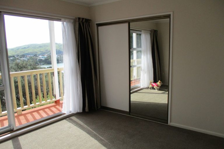 Photo of property in 39 Oak Avenue, Paremata, Porirua, 5024