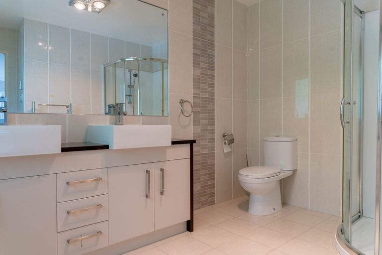 Photo of property in 1b Tranquility Rise, Mellons Bay, Auckland, 2014