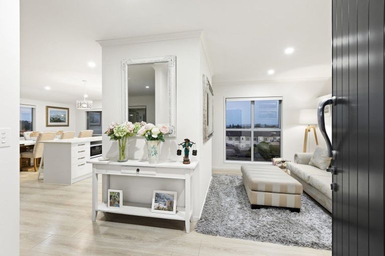 Photo of property in 33 The Ritz, Orewa, 0931