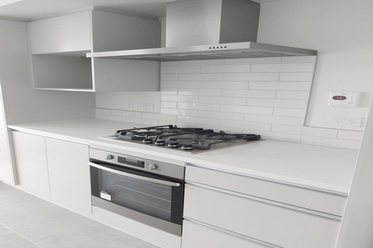 Photo of property in 32 Pennant Street, Long Bay, Auckland, 0630