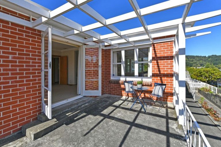 Photo of property in 33 Dowling Grove, Silverstream, Upper Hutt, 5019