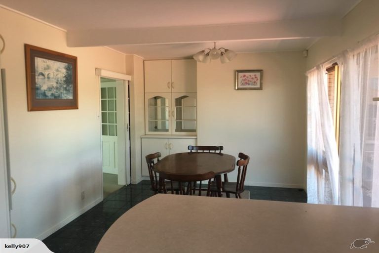 Photo of property in 16 Oliver Twist Avenue, Mellons Bay, Auckland, 2014