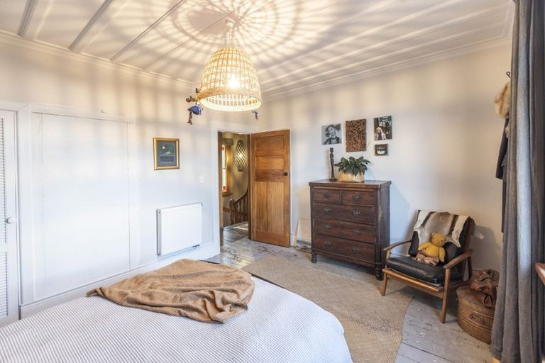 Photo of property in 16 Brewster Street, Bluff Hill, Napier, 4110