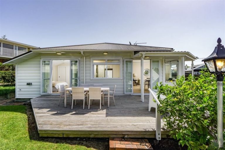 Photo of property in 1/8 Lansdowne Street, Bayswater, Auckland, 0622