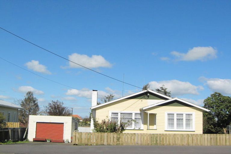 Photo of property in 21 Hunia Street, Marton, 4710