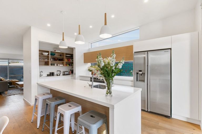 Photo of property in 4a Ross Crescent, Orewa, 0931