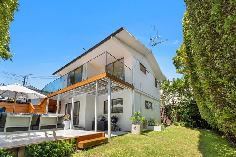 Photo of property in 3/58 Birkdale Road, Birkdale, Auckland, 0626