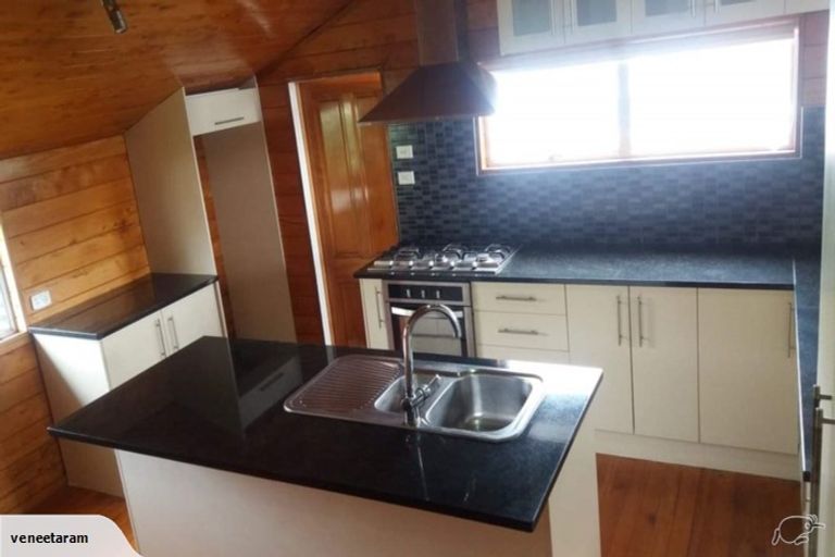 Photo of property in 9 Barrys Road, Glendene, Auckland, 0602