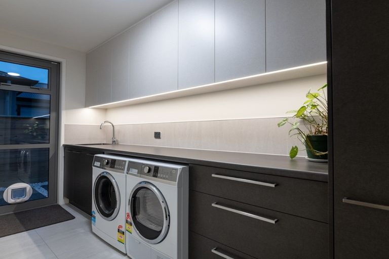 Photo of property in 18 Makura Drive, Papamoa Beach, Papamoa, 3118