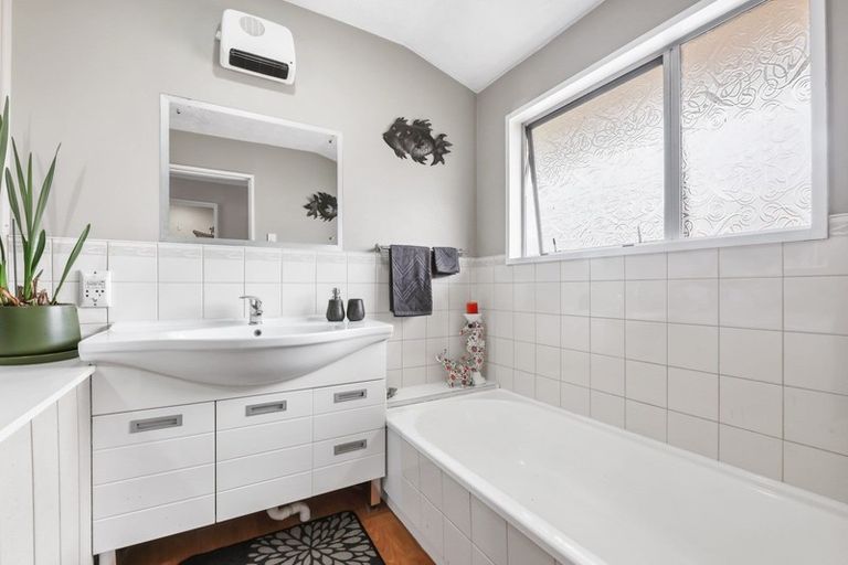 Photo of property in 22 Staffa Street, Woolston, Christchurch, 8062