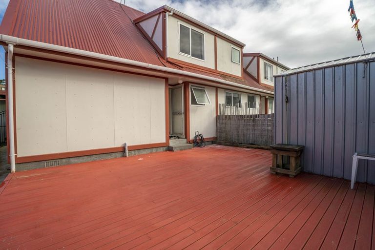 Photo of property in 19 Hollydale Grove, Churton Park, Wellington, 6037