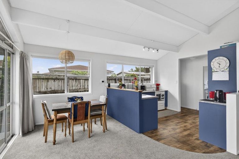 Photo of property in 8 Evelyn Place, Welbourn, New Plymouth, 4310