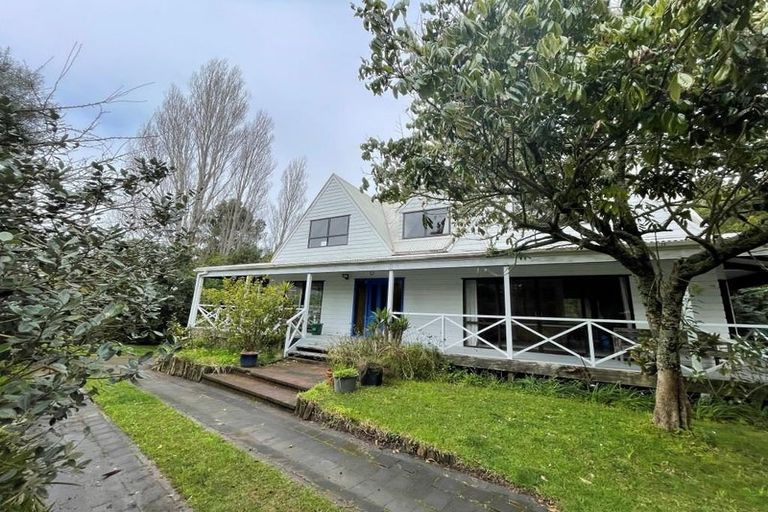 Photo of property in 14 Channel View Road, Campbells Bay, Auckland, 0630