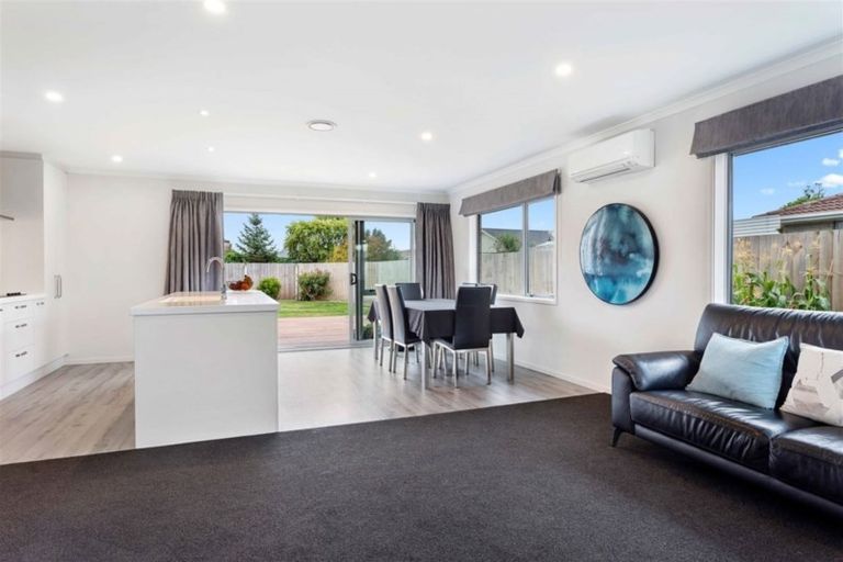 Photo of property in 12 Tralee Place, Bishopdale, Christchurch, 8053