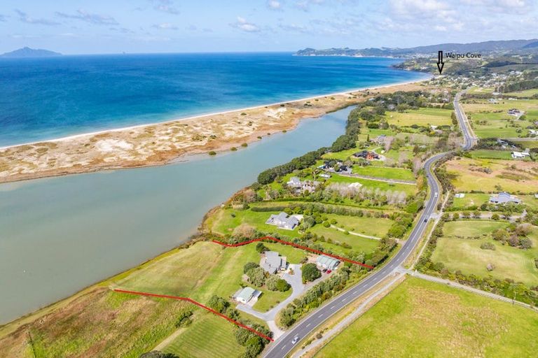 Photo of property in 585 Cove Road, Waipu, 0582