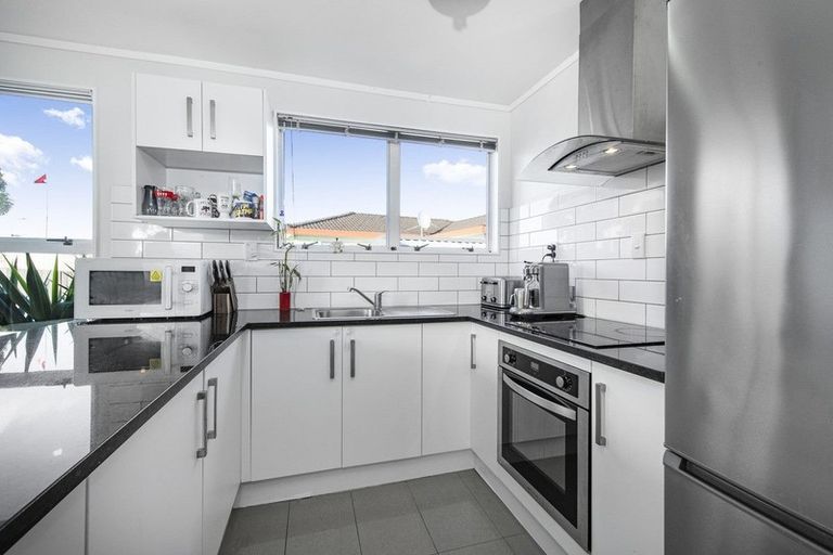 Photo of property in 1/14 Silver Creek Road, Weymouth, Auckland, 2103