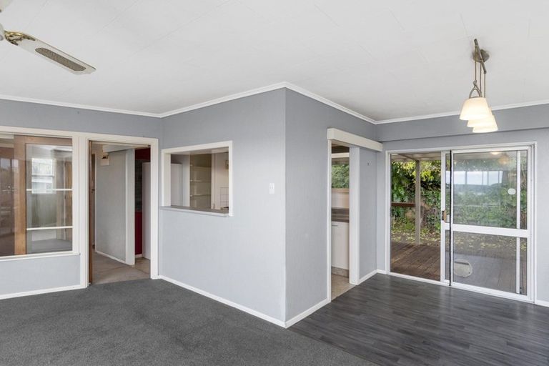 Photo of property in 30 Omokoroa Road, Omokoroa, 3114