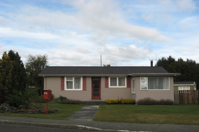 Photo of property in 20 Cleddau Street, Te Anau, 9600