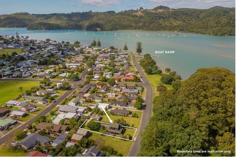 Photo of property in 93 Robinson Road, Whitianga, 3510