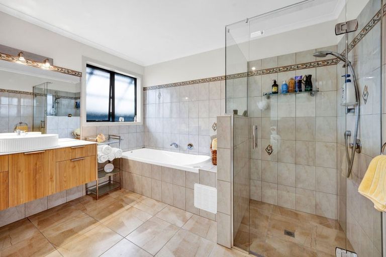 Photo of property in 19 Dolphin Parade, Bell Block, New Plymouth, 4312